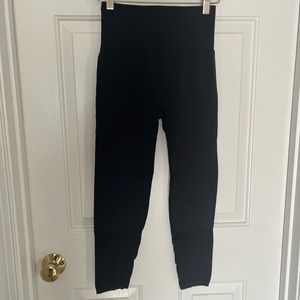 Women’s Fabletics workout leggings